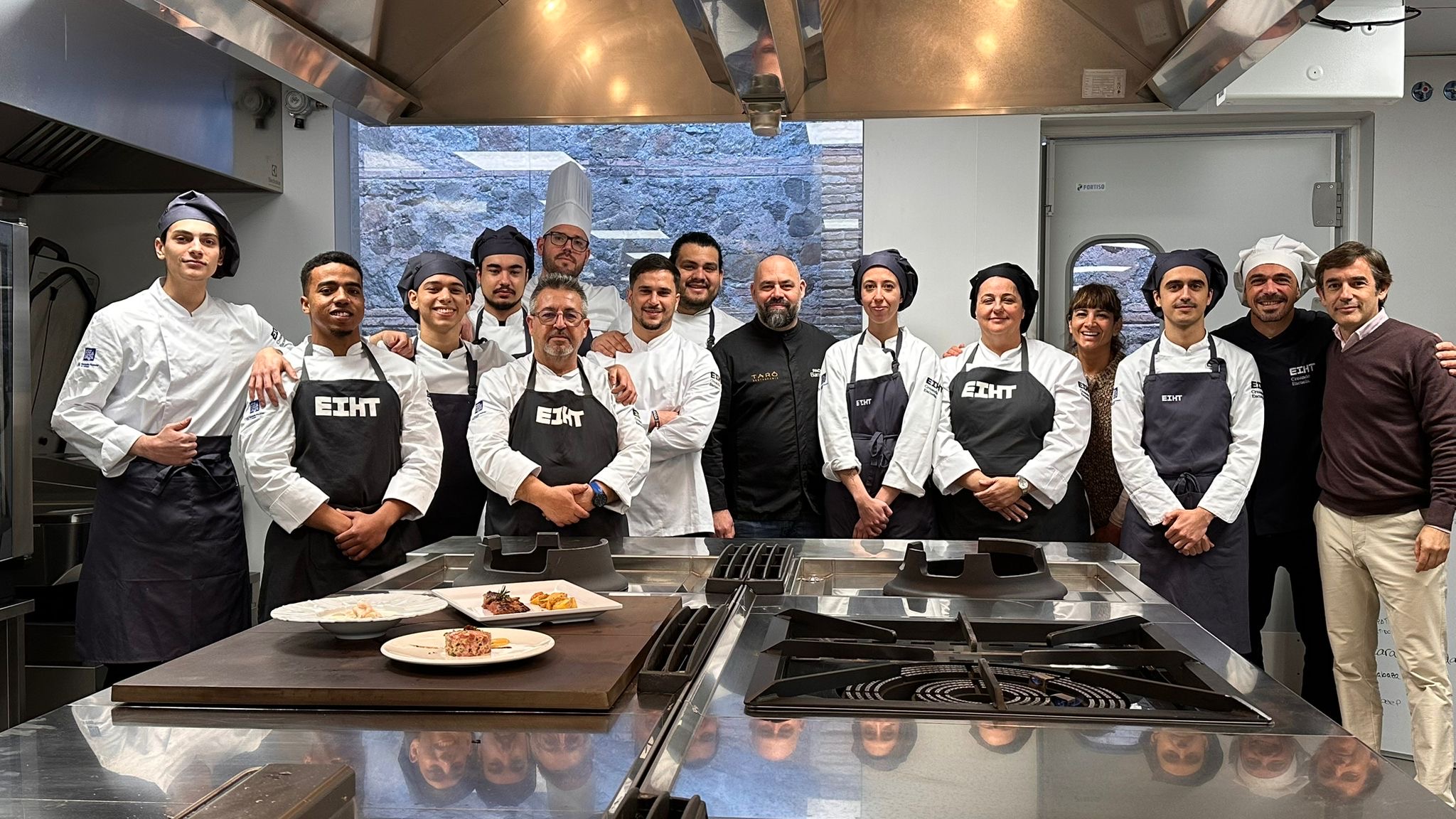 EIHT celebra una nueva formación especializada con el chef Pachu Barrera